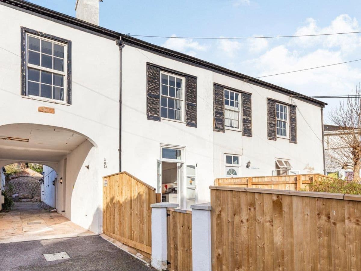 Lovely Heather House 3 Kings 1 Double Sofa Holiday home